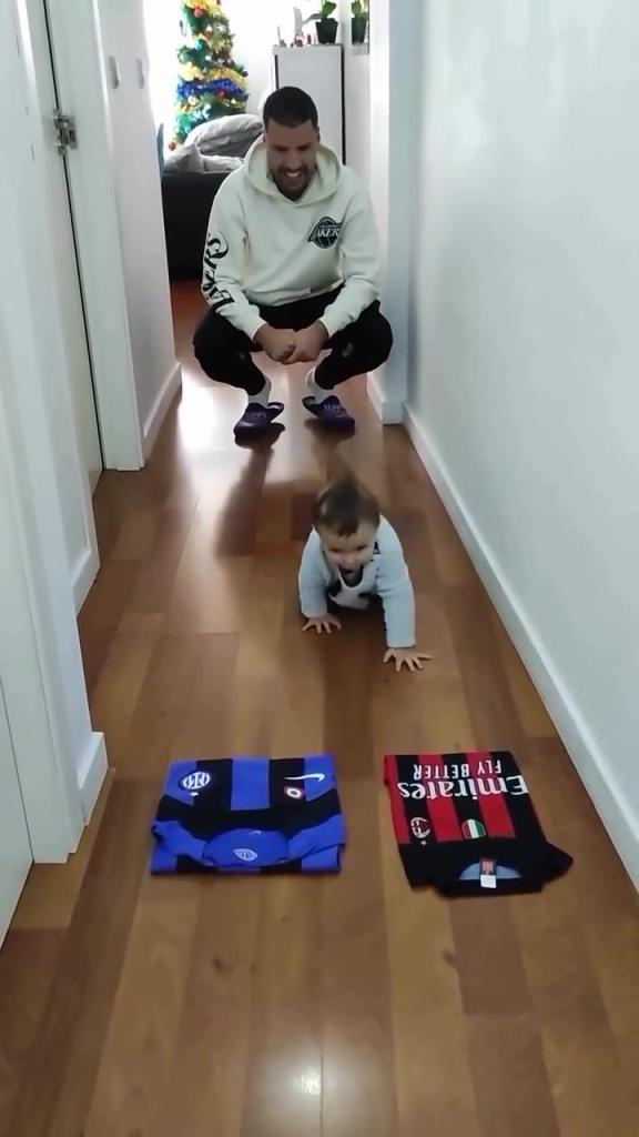 AC米蘭：此子必成大器?。祝捍俗訑嗖豢闪?！